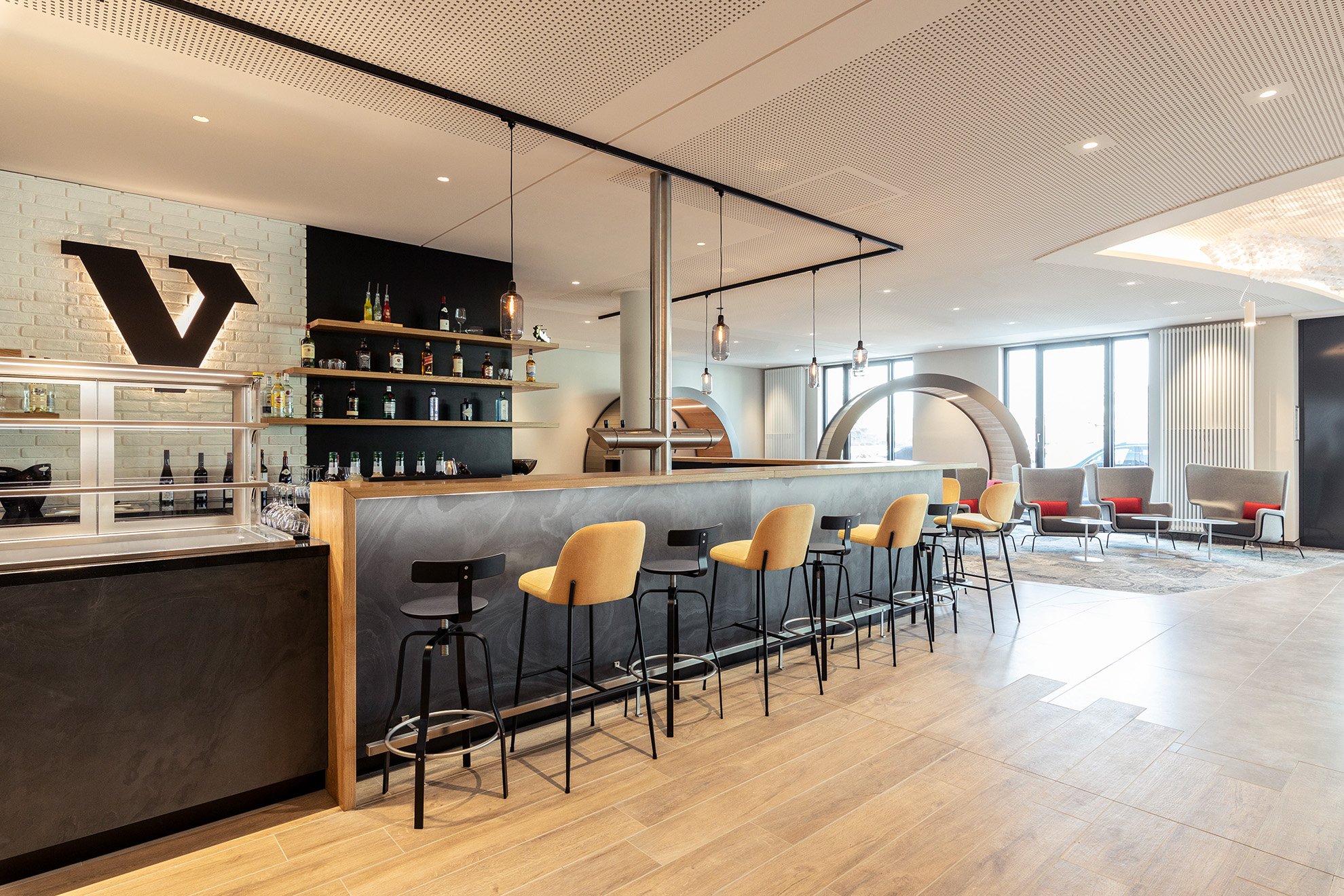 Novotel_Düsseldorf-Bar_lobby_AQ0A2541